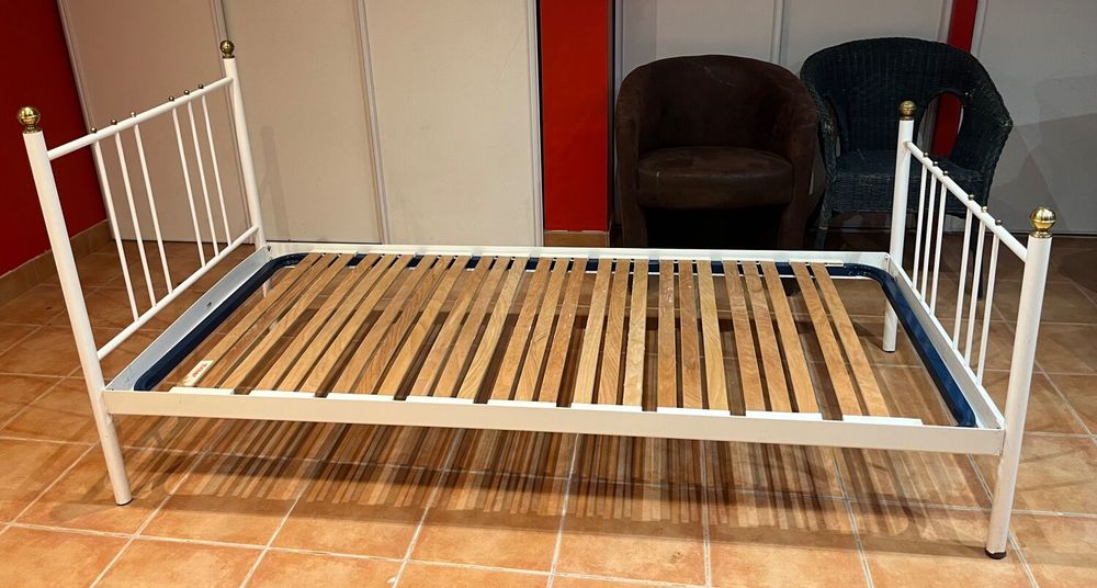 lit une place 50 Vaux-le-P�nil (77)