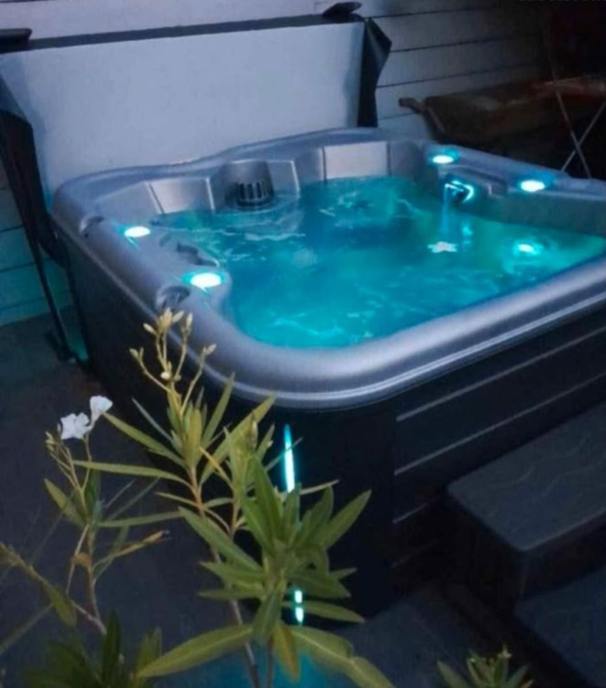 SPA 5 places Cove Retreat 5600 Allouagne (62)