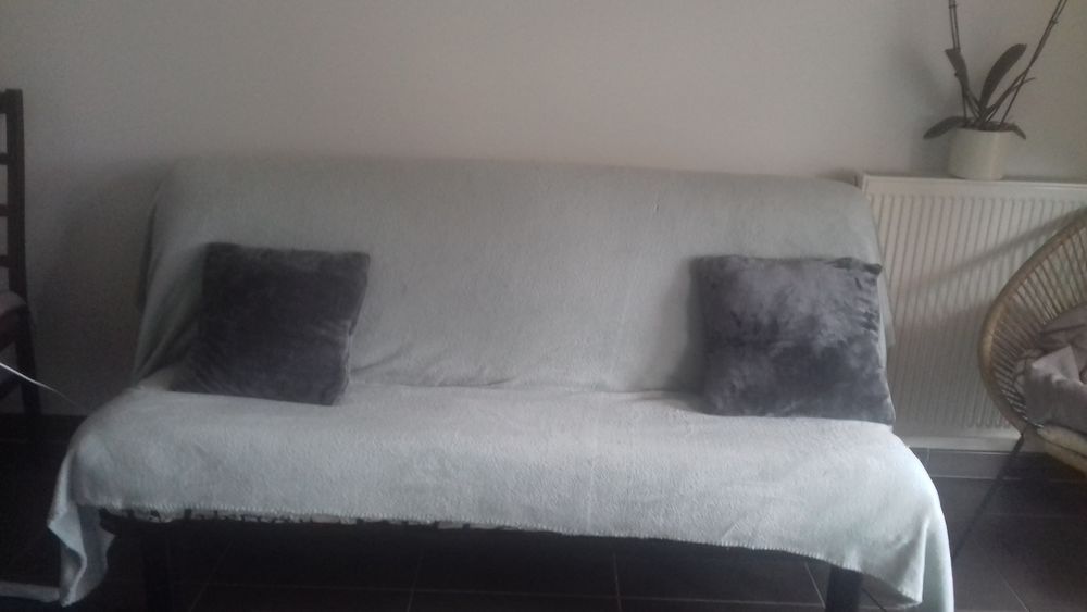 Bz 3 places 80 Saint-P�e-sur-Nivelle (64)