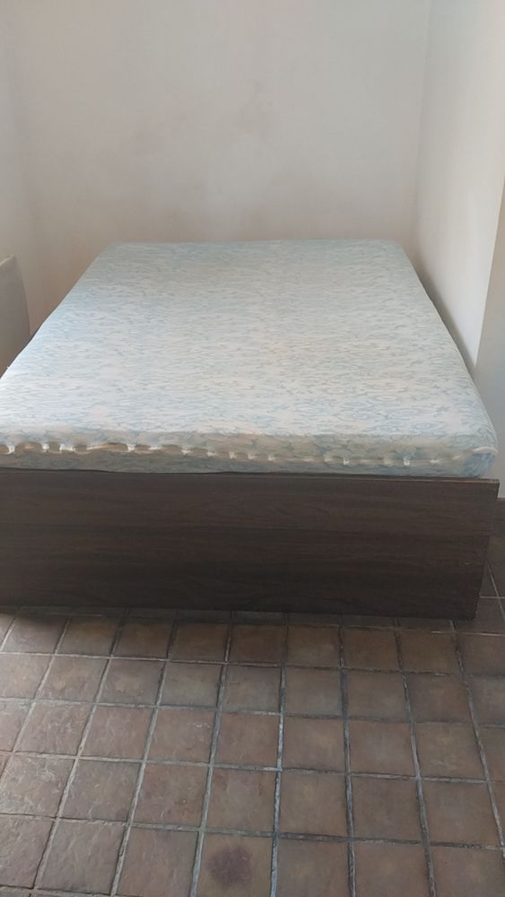 Lit 2 places 50 Calamane (46)