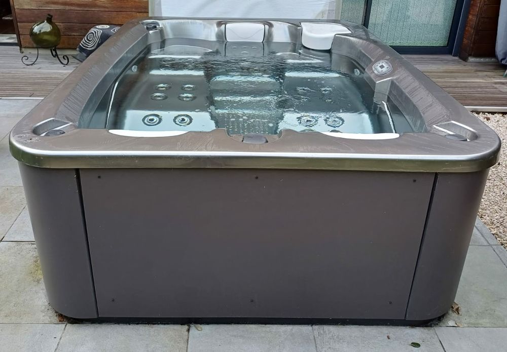 SPA 3 PLACES 6000 Sautron (44)