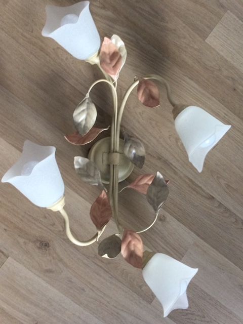 plafonnier 4 lampes tr�s chic de belle qualit� en m�tal beige et saumon 50 cm de long 30 Armenti�res (59)