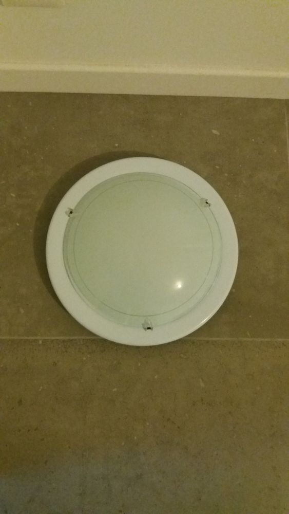 Plafonnier lustre blanc (neuf) 9 Angoul�me (16)
