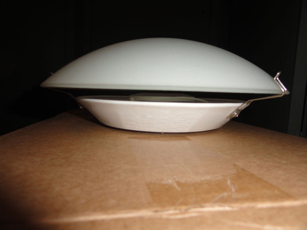 Plafonnier de salle de Bains 8 Le Mans (72)