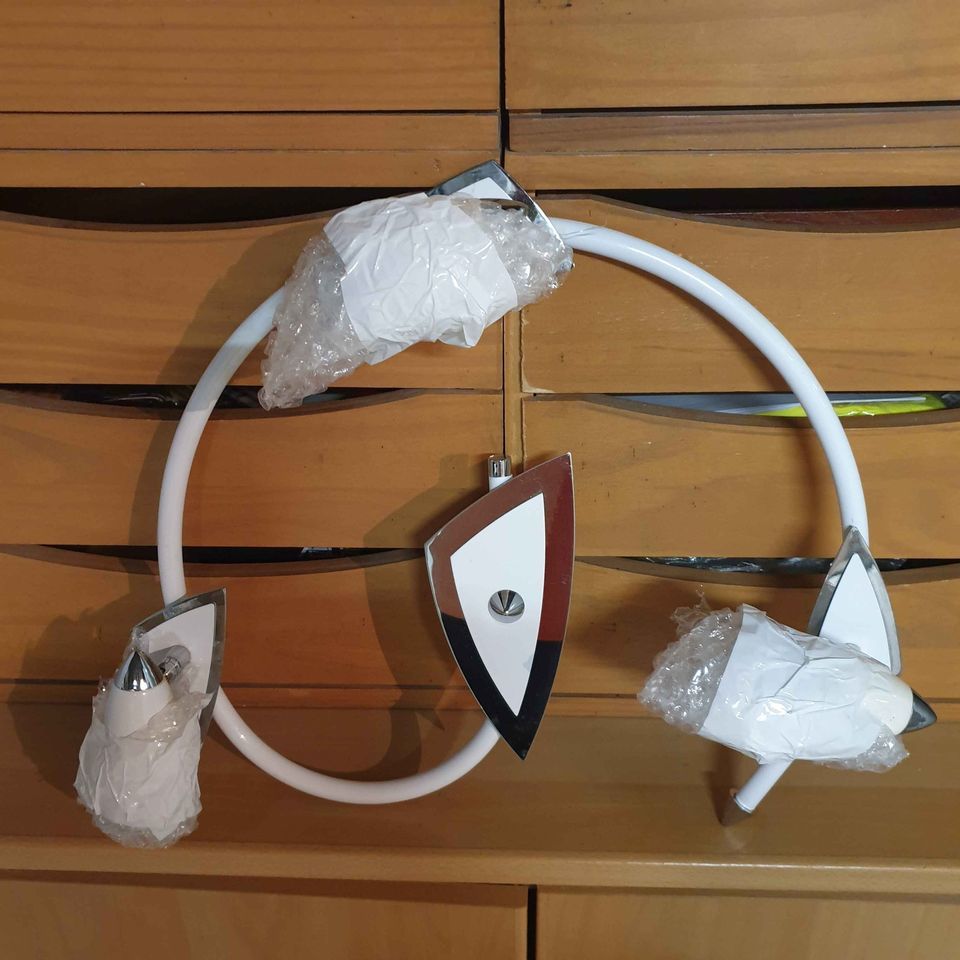 Plafonnier 3 spots - Blanc et acier brillant
20 Marmagne (18)