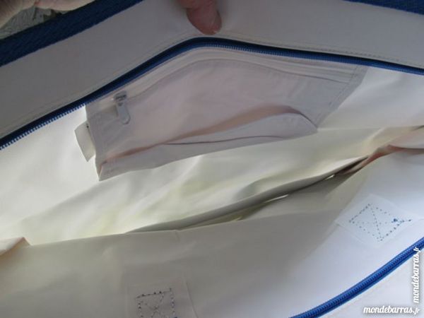 Sac de plage blanc plastifi� bretelles bleues 8 Goussainville (95)