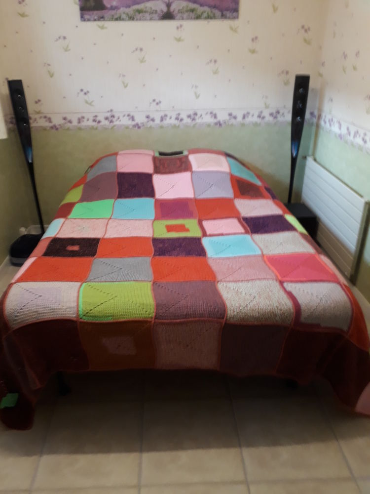 Plaid fait main au crochet 2.50 x 2.10 . 30� 30 Luzancy (77)