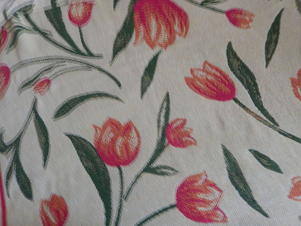 PLAID - jet�e de canap� tulipes 35 Strasbourg (67)