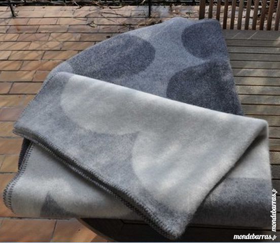 plaid su�dois de marque KLIPPAN neuf 0 Bouc-Bel-Air (13)