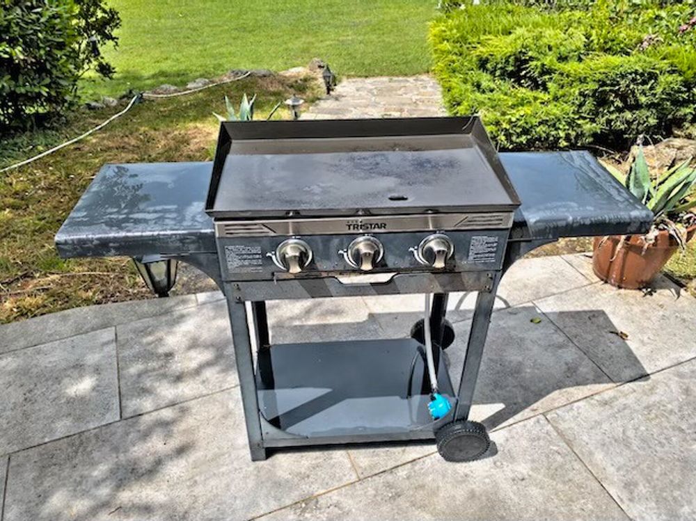 Plancha gaz 3 feux sur roulette 70 Prades-le-Lez (34)