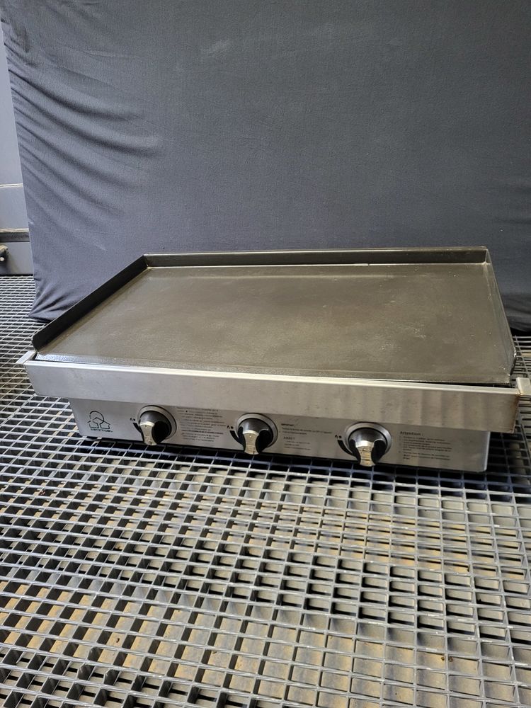 PLANCHA � GAZ 3 FEUX 150 Le Cap D Agde (34)