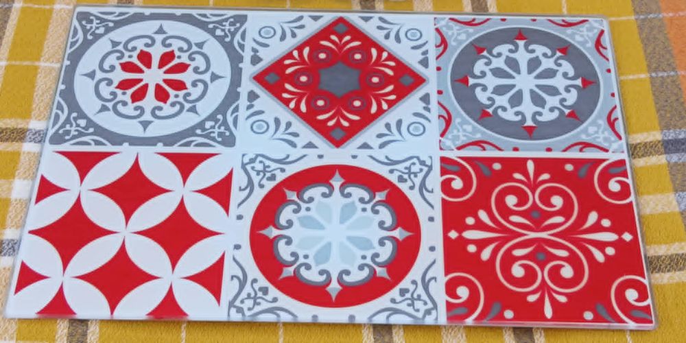 Planche � D�couper en Verre  Ducs de Gascogne  - Neuve 10 La Fert�-Alais (91)