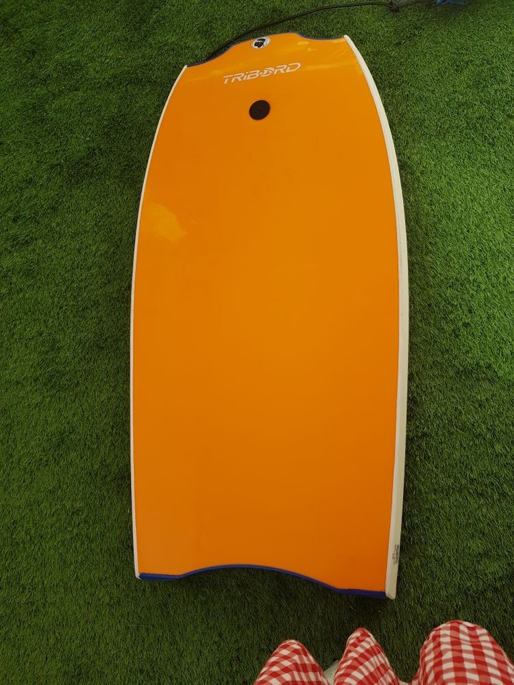 2 Planches de surf bleues et oranges tr�s bon �tat 50 Montpellier (34)