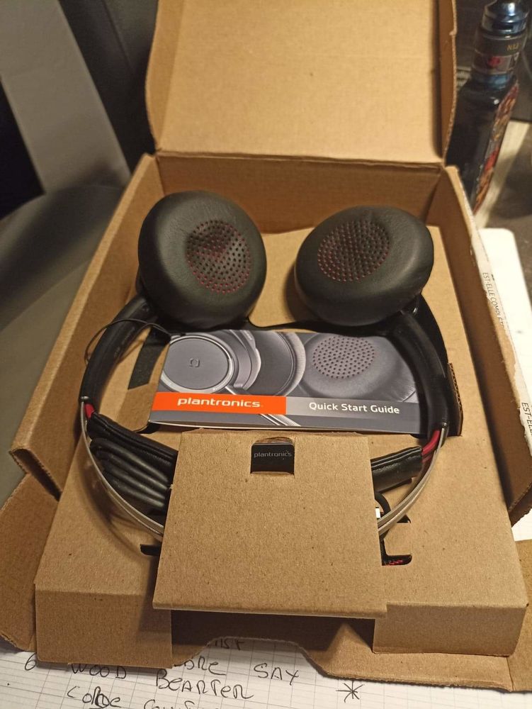 Plantronics voyager focus uc mat�riel neuf 100 Narbonne (11)