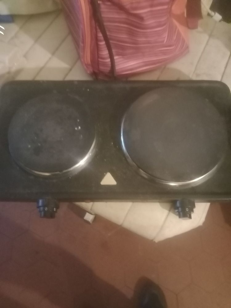 Plaque chauffante 2 feux 20 Valr�as (84)