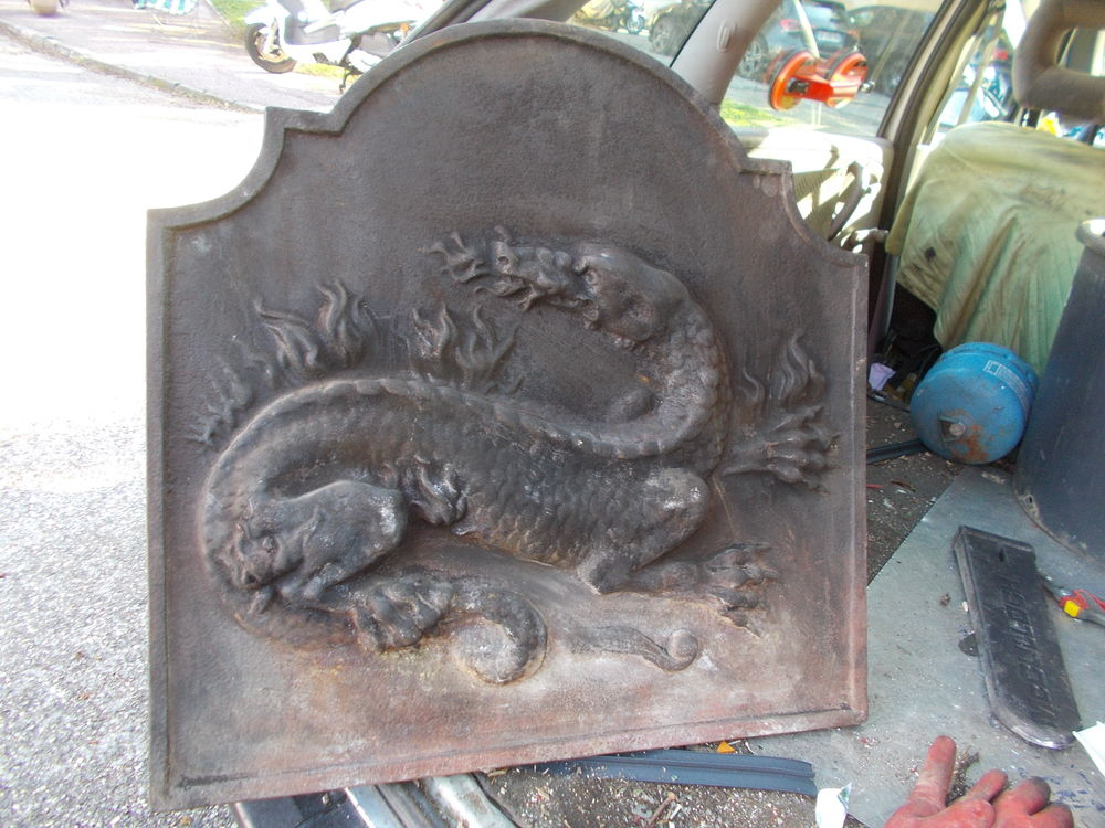 Plaque de chemin�e d�cor�e - Salamandre 200 Peymeinade (06)