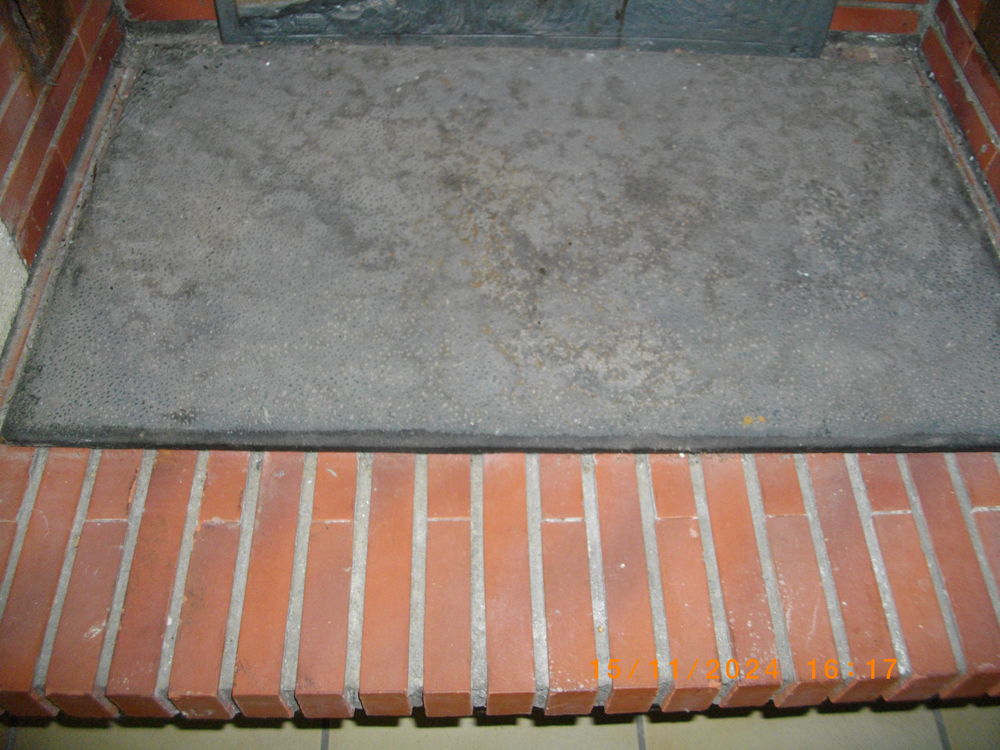 PLAQUE DE CHEMINEE - (NEUVE)
250 Perros-Guirec (22)