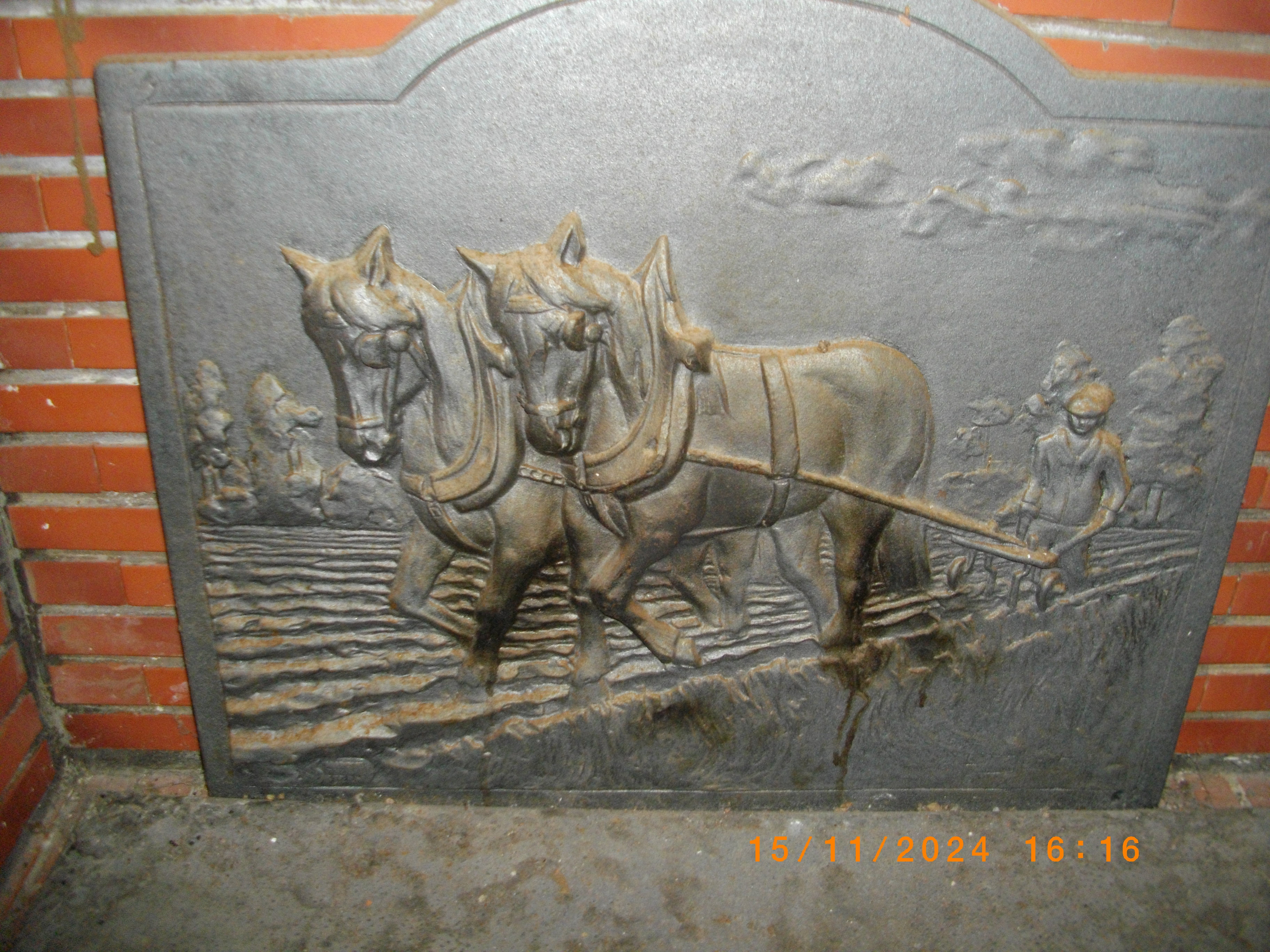 PLAQUE DE CHEMINEE REPRESENTANT DES CHEVAUX 400 Perros-Guirec (22)