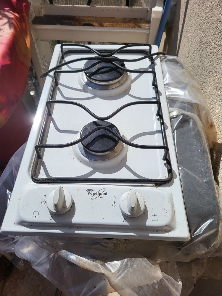 Plaque de cuisson gaz 2 feux 70 B�darrides (84)