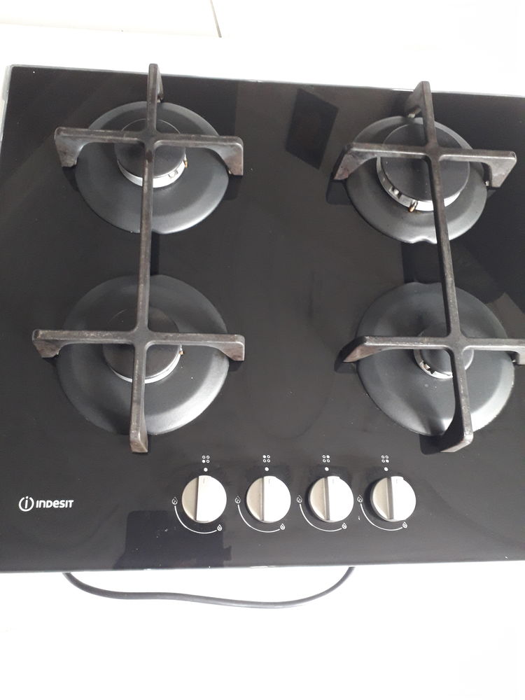 Plaque de cuisson indesit 4 feux gaz 120 �zanville (95)