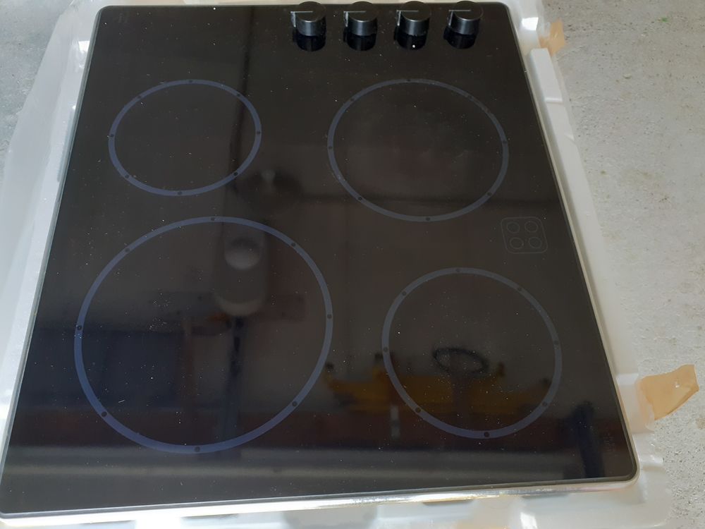 Plaque de cuisson vitro-c�ram WIRPOOL 50 Saint-Julien-les-Rosiers (30)