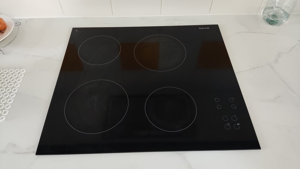 Plaque de cuisson vitroceramique 4 foyers 60 �vry (91)