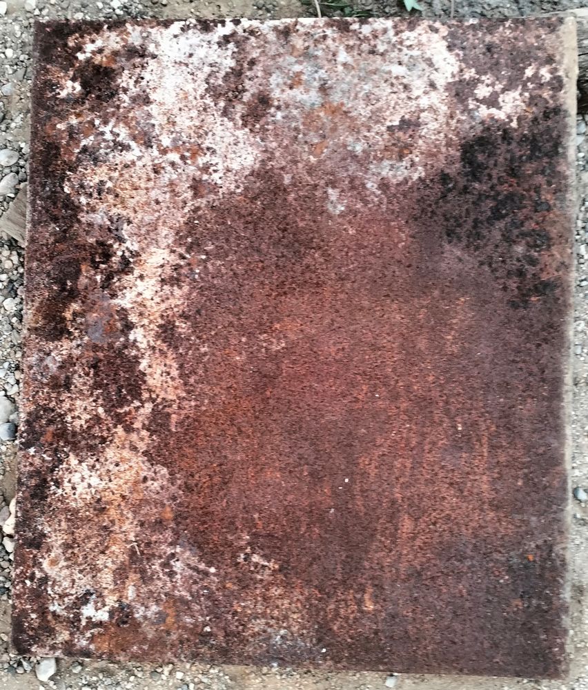 plaque fonte lisse 59 x 69.5 cm ep 11 mm 60 Saint-Jean-de-Fos (34)