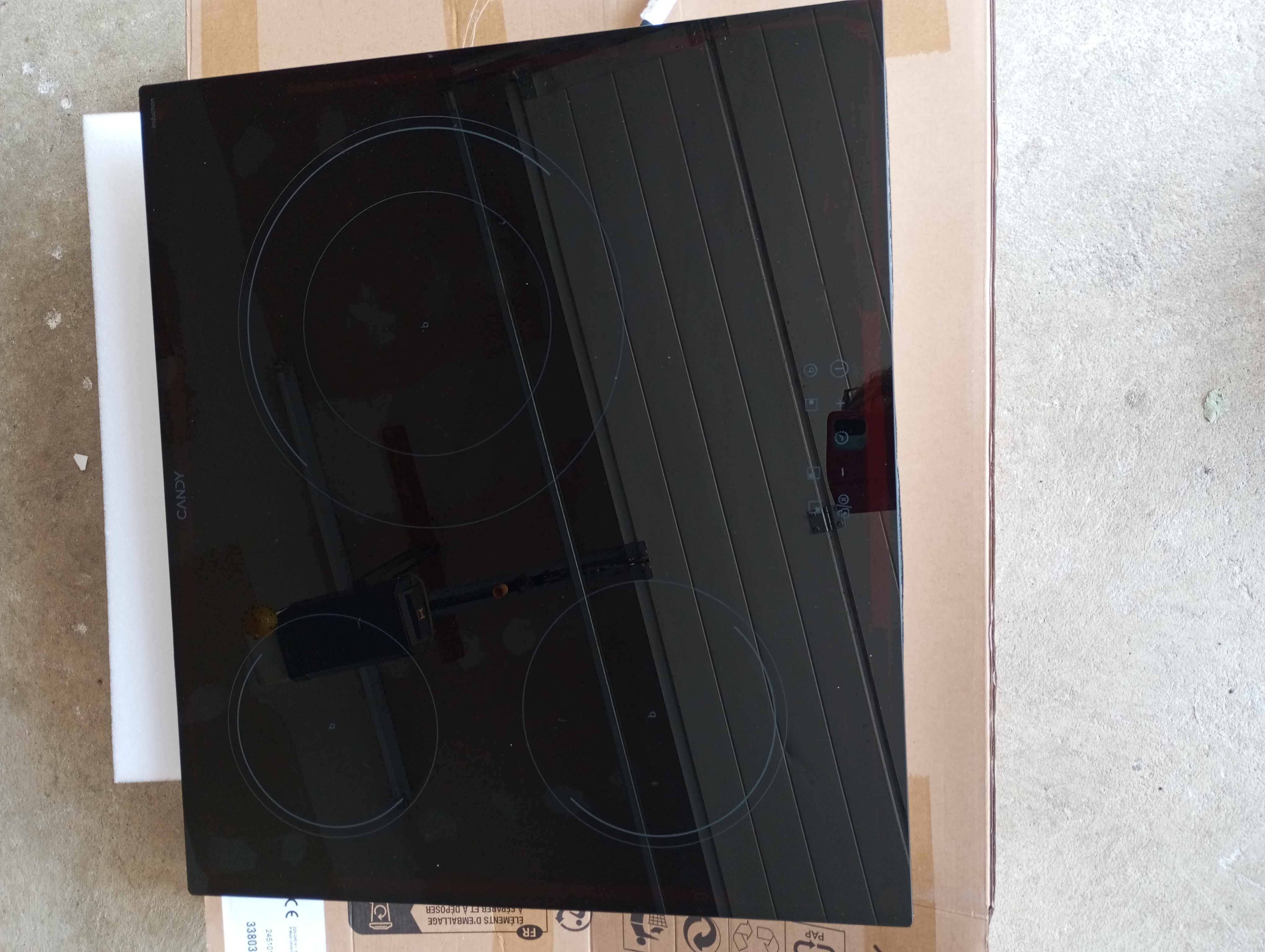 Plaque induction Candy 220 Le Marillais (49)