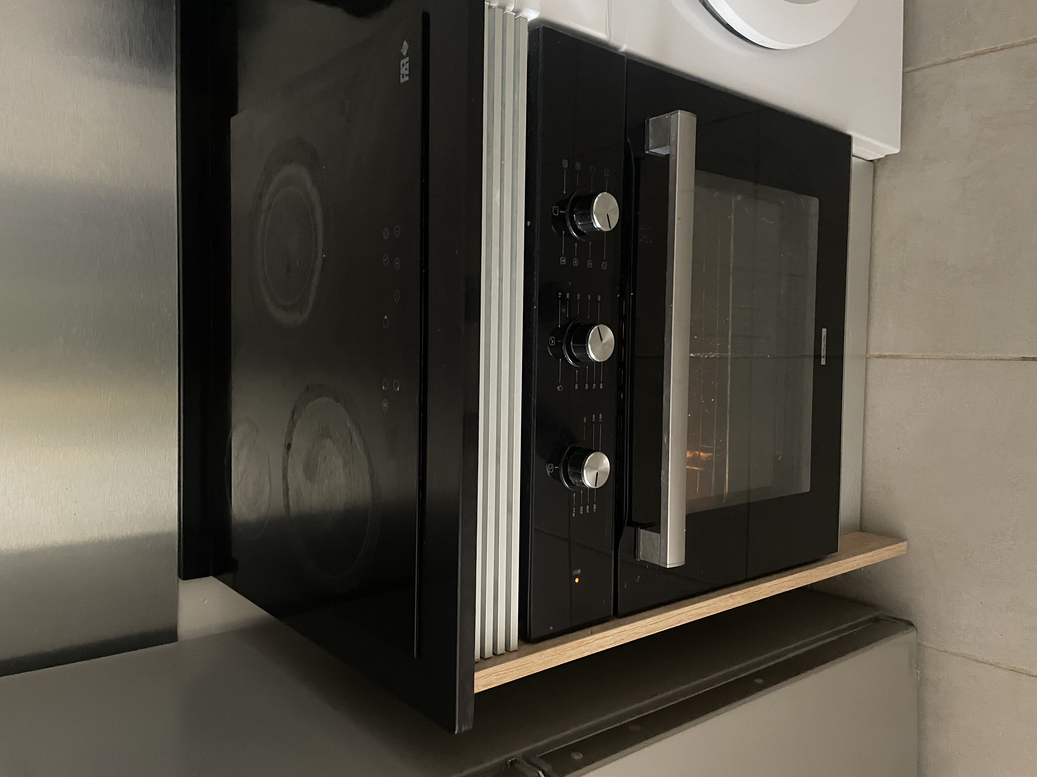 Plaque � induction + four encastrable 200 Cayenne (97)