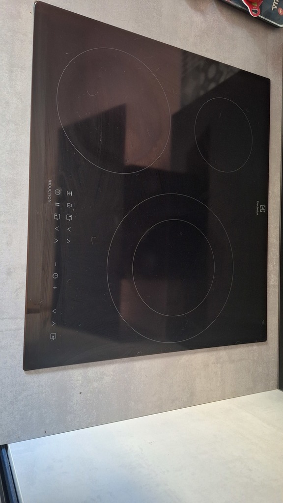 Plaque � induction 3 zones - Contr�le tactile 100 La Ricamarie (42)