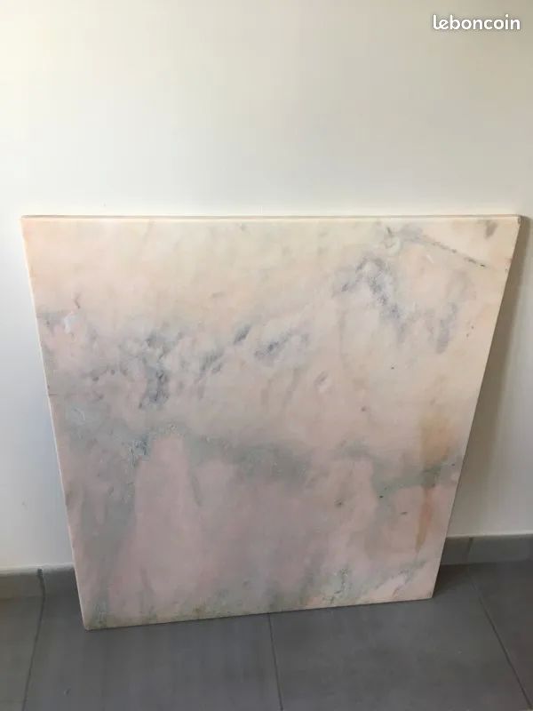 plaque de marbre rose 50 Juign�-sur-Loire (49)