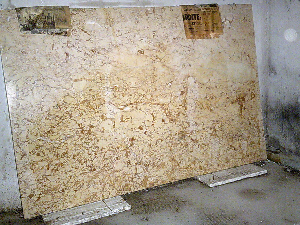 plaque de marbre  vintage 200 Taillades (84)