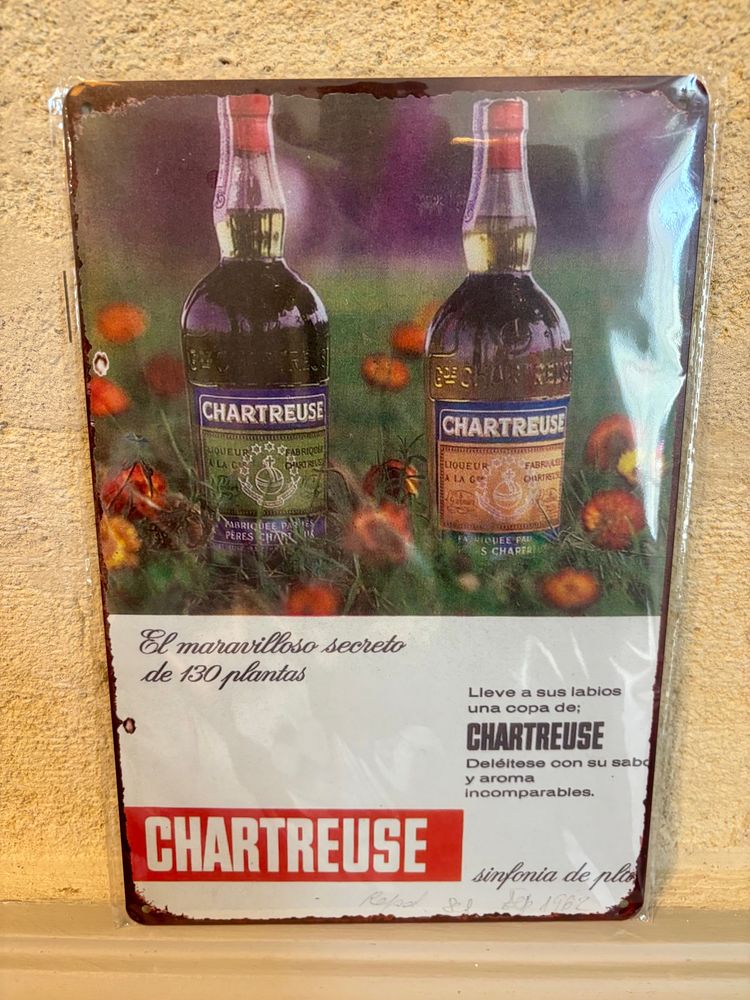 Plaque vintage en m�tal : Chartreuse jaune verte 20 Libourne (33)