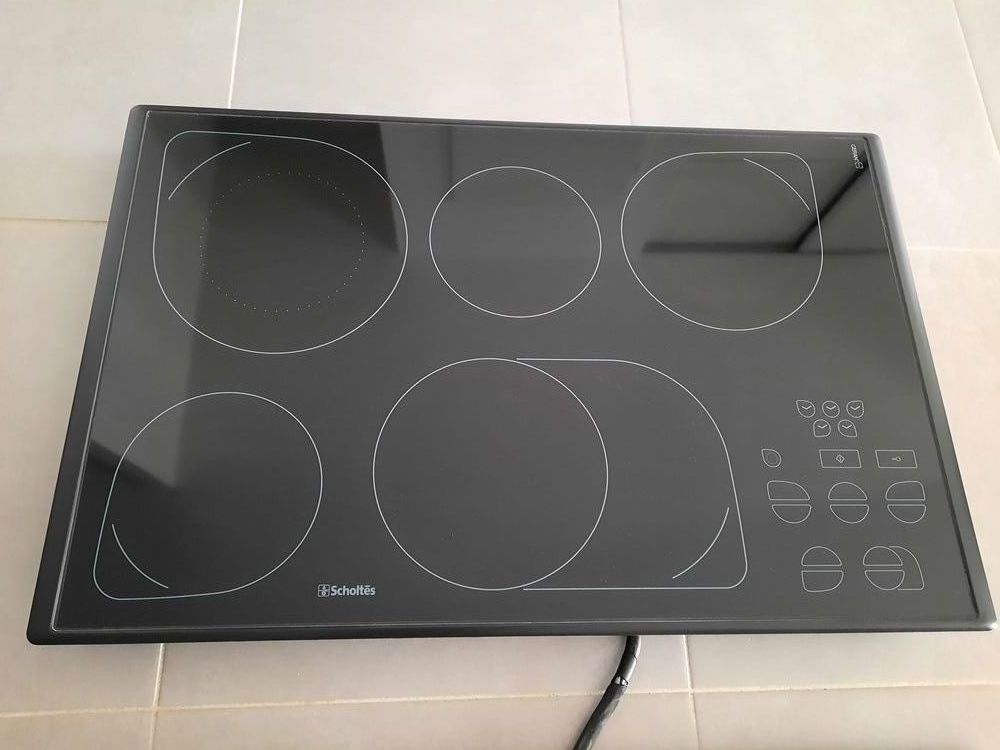 Plaque Vitroc�ramique 5 Foyers Scholtes 200 Oiry (51)