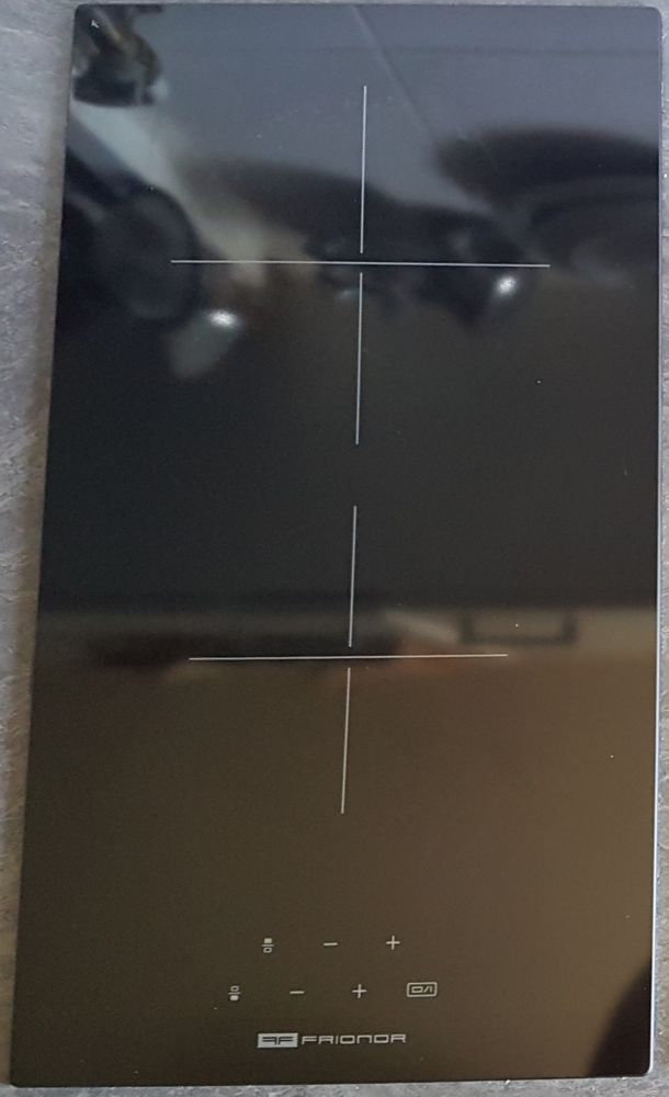 Plaque vitroc�ramique tactile 2 feux 140 Paris 19 (75)