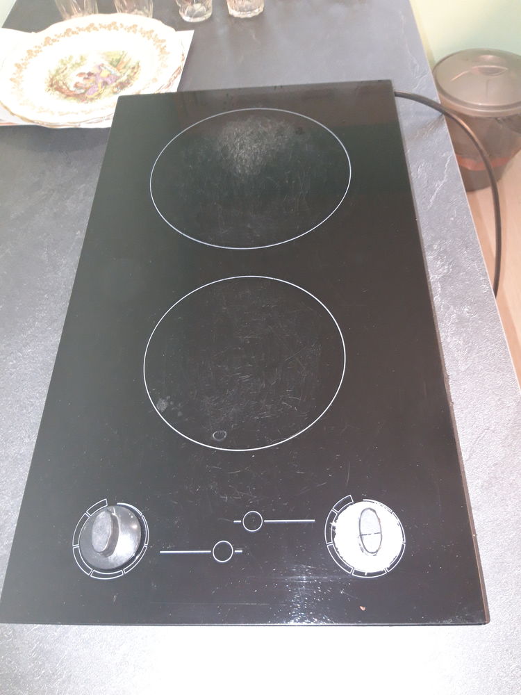 plaque vitroc�ramique 20 �lancourt (78)