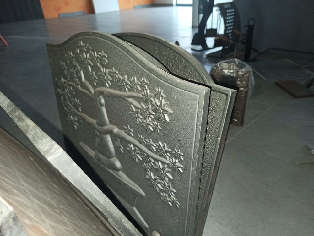 PLAQUES DE FONTES DECOREES POUR CHEMINEE 100 EUROS 80 Challans (85)