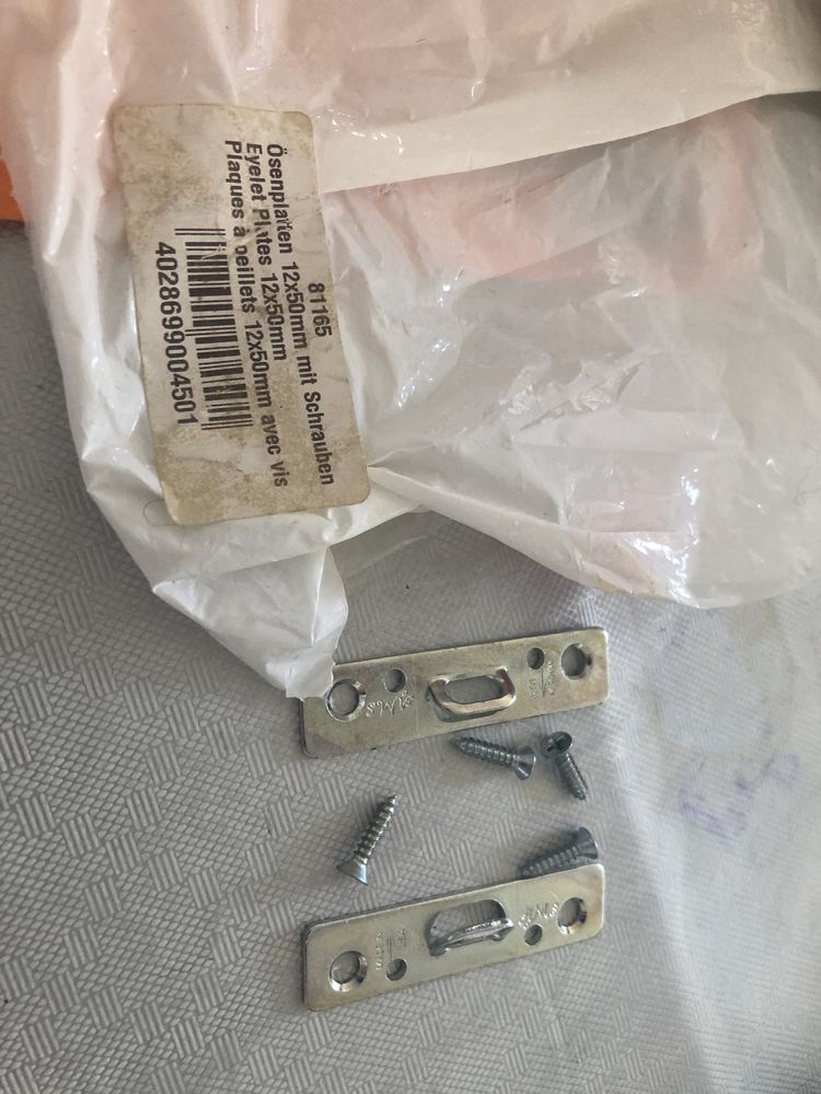 plaques oeillet vis x 24 19 Saint-Maur-des-Foss�s (94)