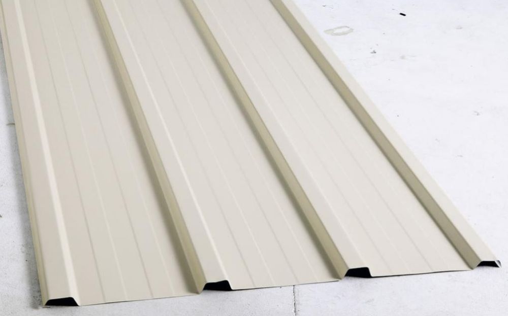 Plaques de toiture nervur�es 1.05 x 2 m 24 Beauchamp (95)