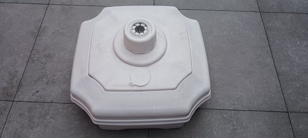 EDA PLASTIQUES - PIED DE PARASOL CARRE 40 L BLANC. 15 Fr�vent (62)
