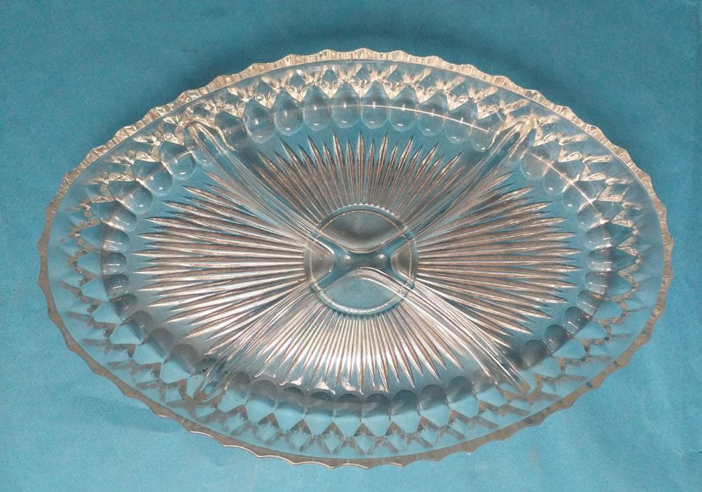 Plat ap�ritif ovale / serviteur / en verre � 4 compartiments 12 Montauban (82)