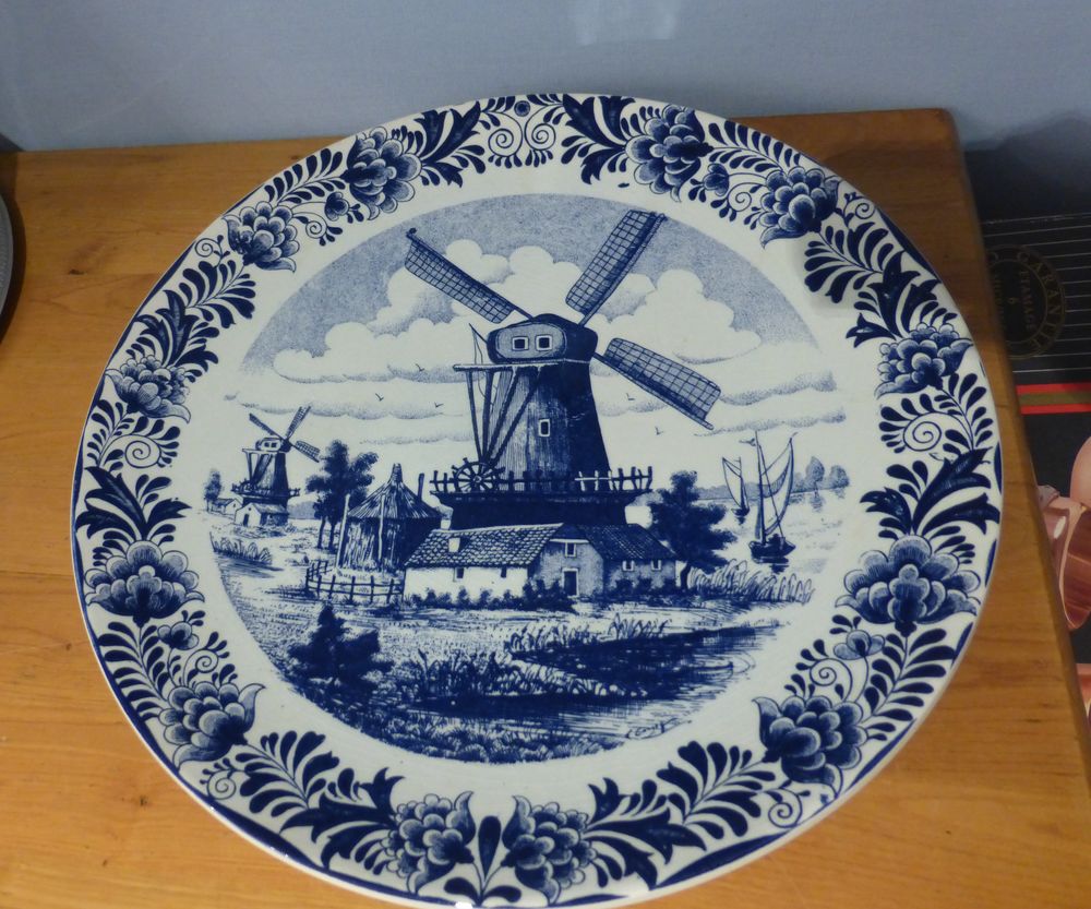 PLAT / ou ASSIETTE   MOULIN HOLLANDE  10 Doussard (74)