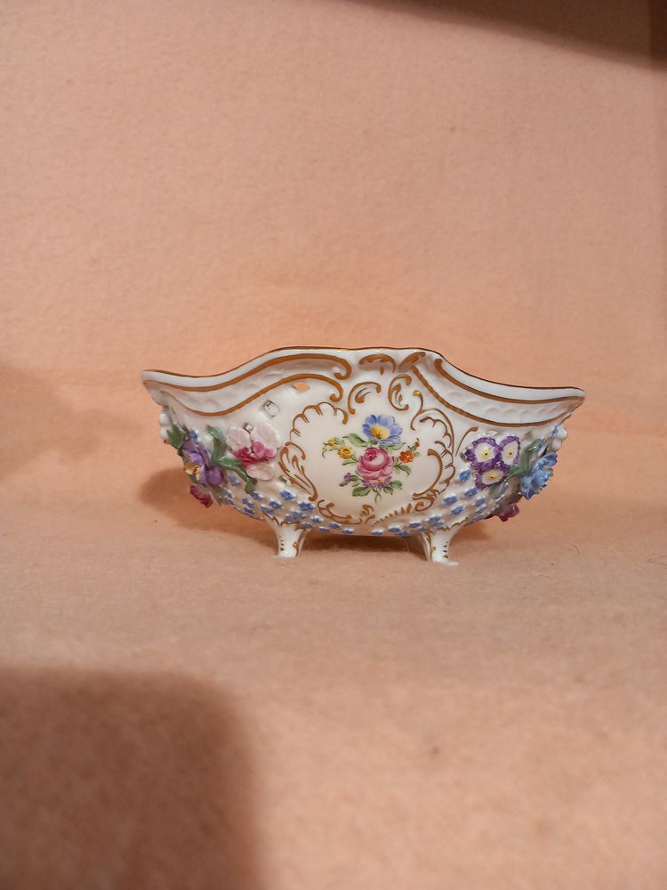 Plat de bonbons en porcelaine de Dresden (Allemagne) 100 Paris 9 (75)