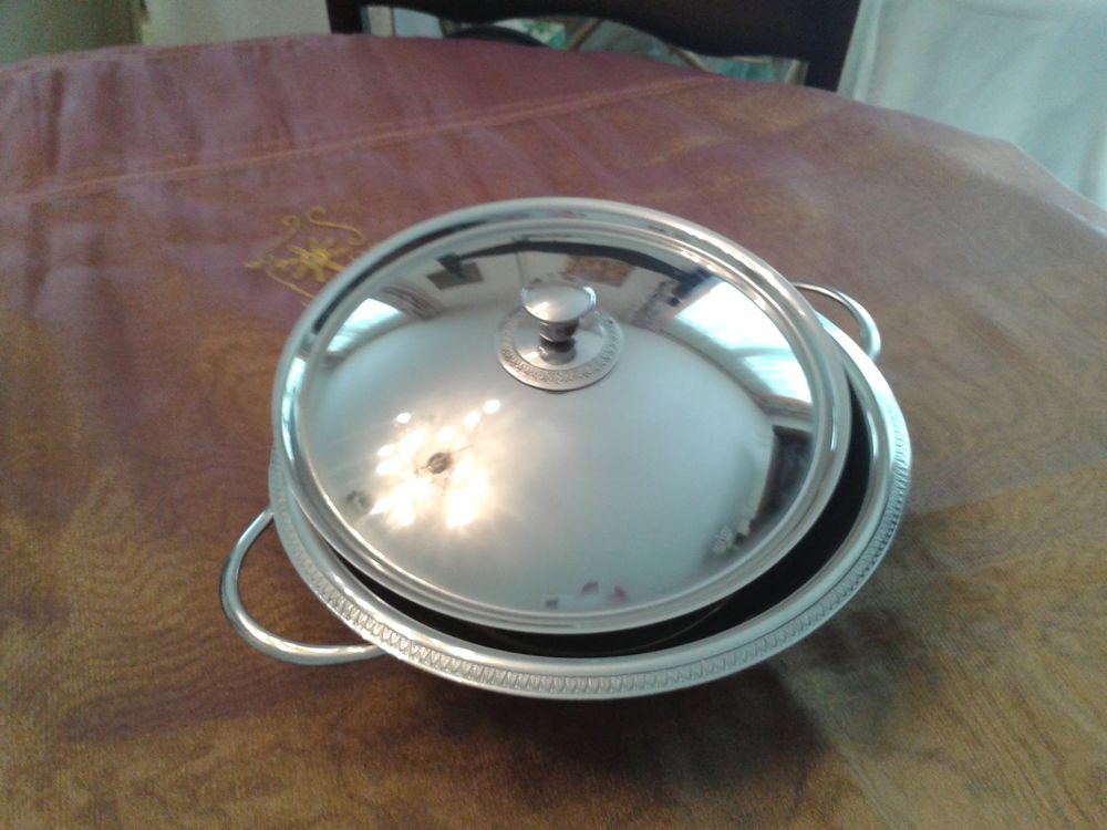 PLAT CREUX AVEC COUVERCLE EN INOX 40 Sucy-en-Brie (94)