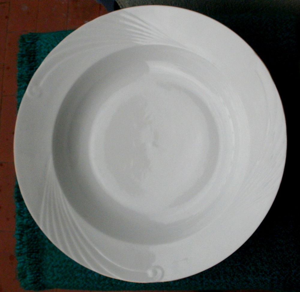 Plat creux en porcelaine blanche opaque 10 Montauban (82)