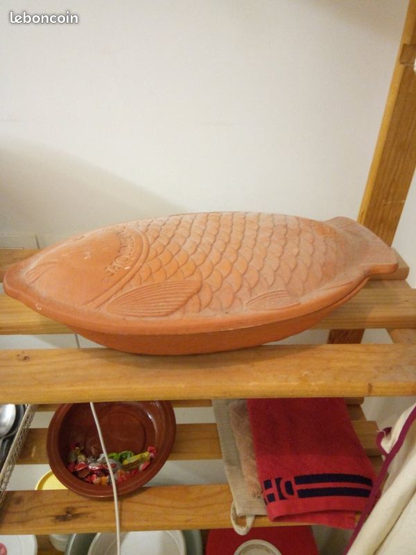 Plat cuisine en argile en forme de poisson 5 Paris 18 (75)