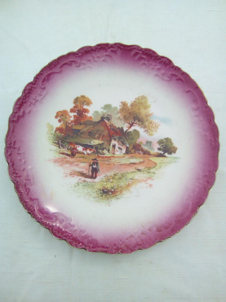 Plat de d�coration en porcelaine Limoges France 
20 Bonneuil-Matours (86)