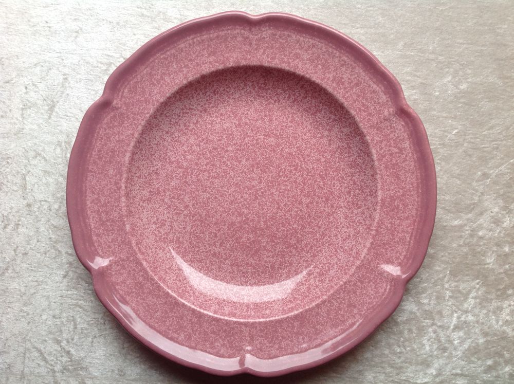 PLAT FAIENCE NIDERVILLER FAIT MAIN MOUCHET� ROSE Envoi Possi 15 Tr�gunc (29)