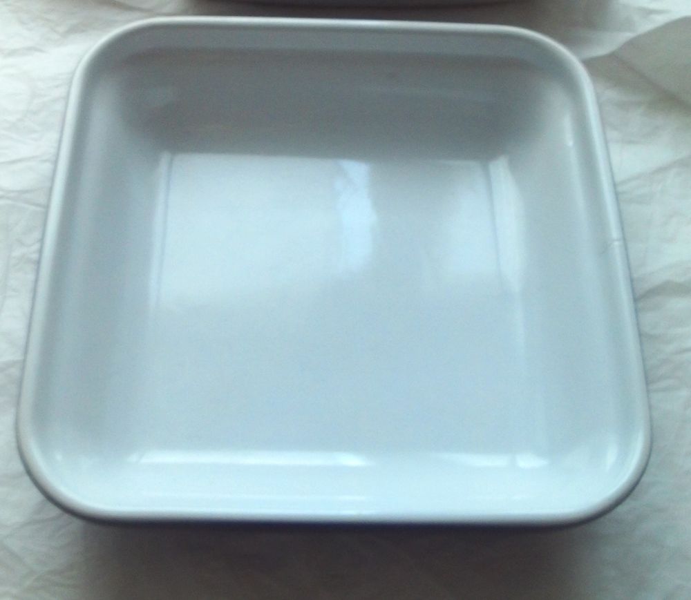 Plat � four carr� en c�ramique, tr�s bon �tat, quasi neuf 14 Villeurbanne (69)