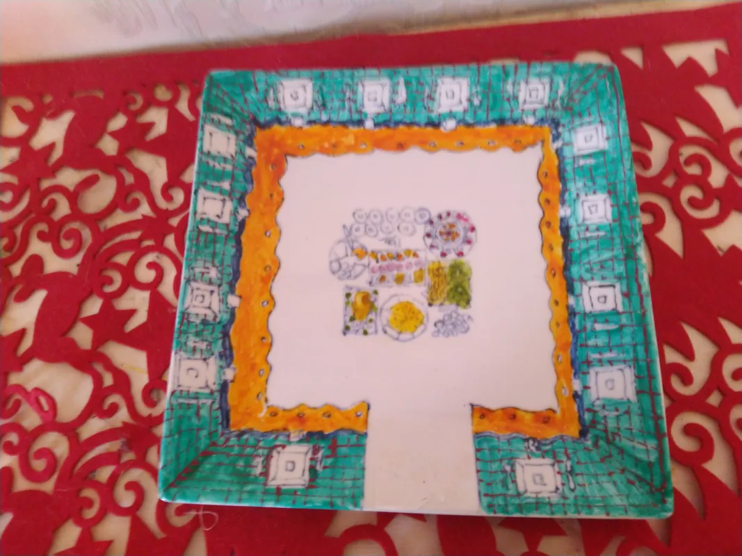 plat � g�teau peint main carr� 8 Mitry-Mory (77)